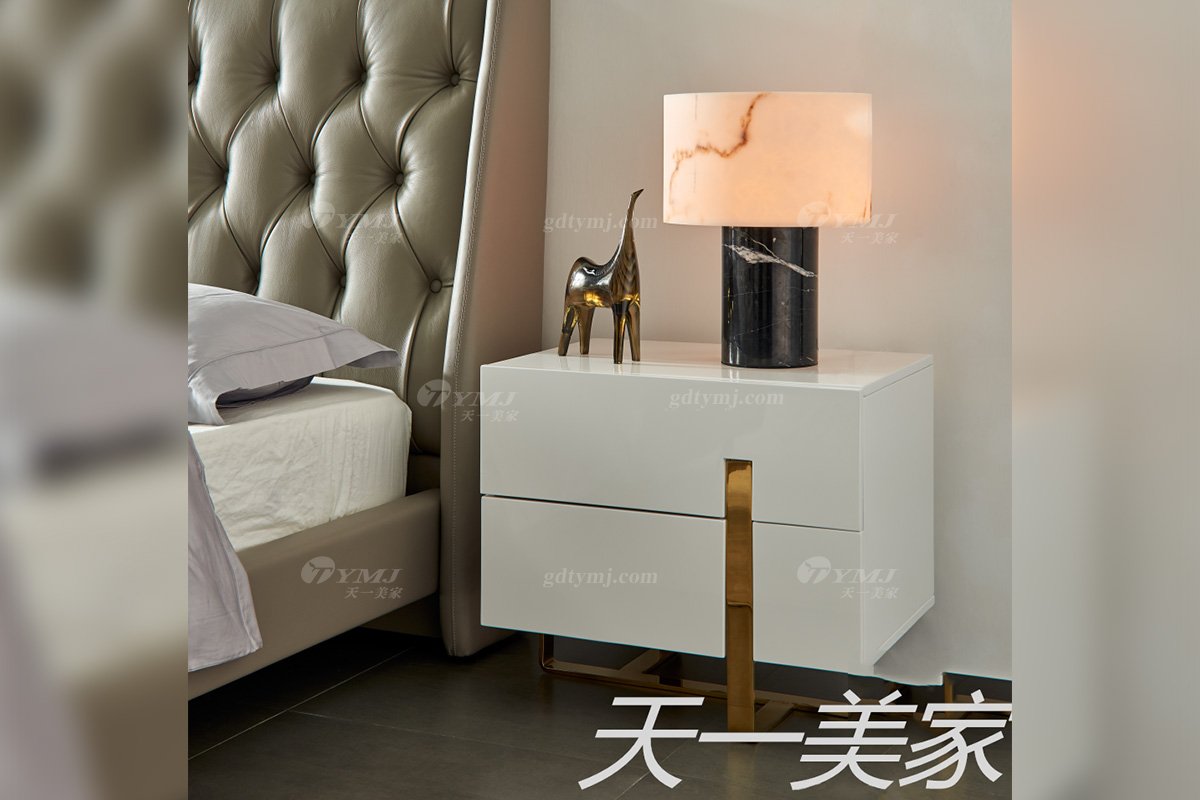 極簡風(fēng)格家具高端別墅會所大宅簡約E1級環(huán)保板+不銹鋼白色床頭柜WD605床頭柜場景